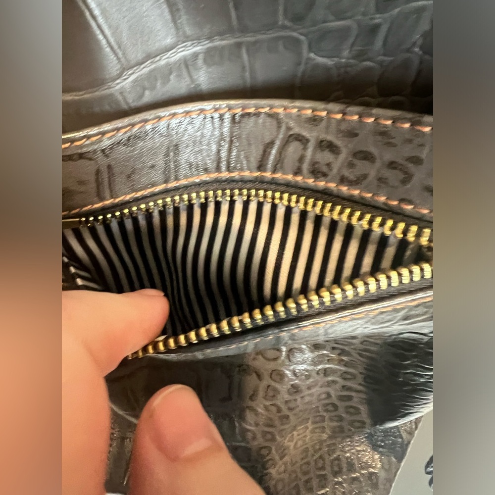 Genuine Leather hand Bag - Picture 3 of 11